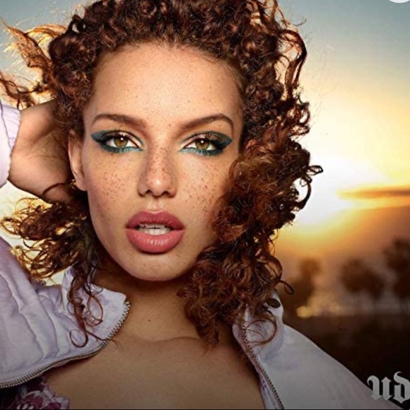 URBAN DECAY BORN TO RUN eyeshadow pallet DISCONTINUED - Picture 3 of 5